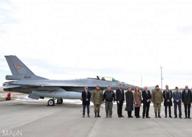 Cumpărate de România din Norvegia, primele trei aeronave F-16 au aterizat la Baza Aeriană de la Borcea 