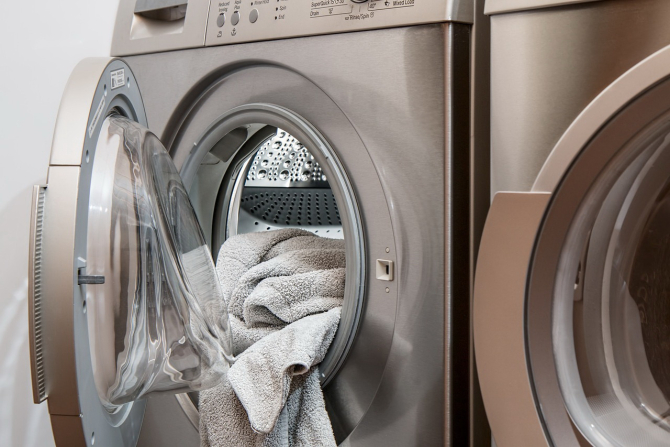 Trucuri simple pentru haine perfecte: Folii de aluminiu, piper și aspirină pentru mașina de spălat / Sursa foto- pixabay.com 