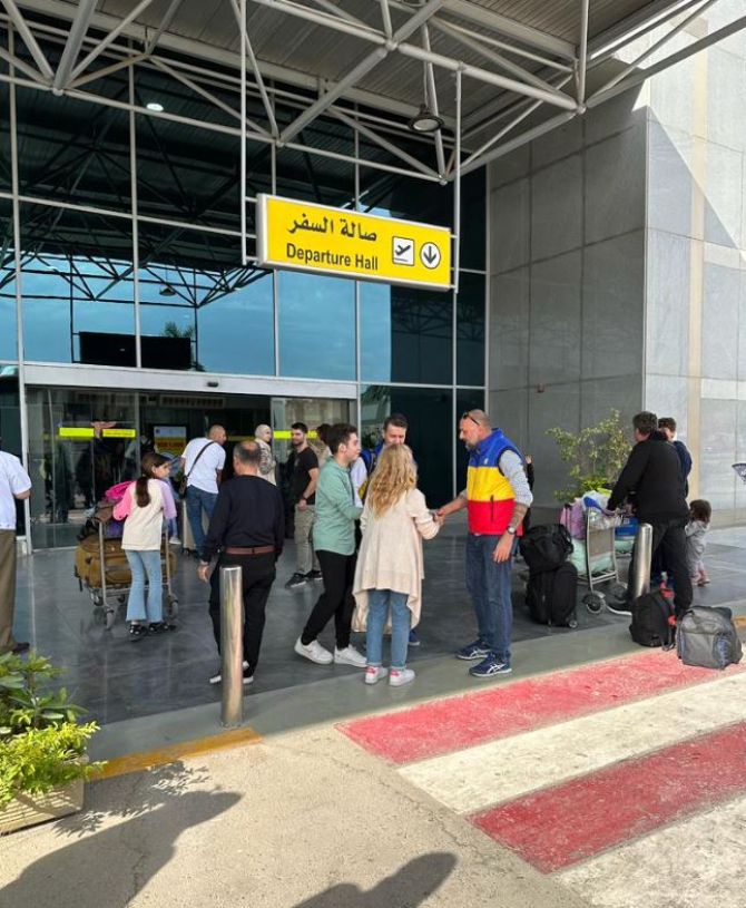 MApN. Românii evacuaţi din Gaza vor ajunge pe Otopeni duminică dimineaţă 