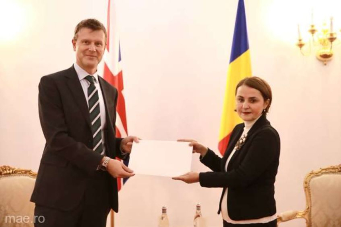 Noul ambasador al Regatului Unit la Bucureşti, primit de ministrul Afacerilor Externe. Foto - MAE