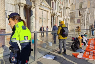 Bazilica San Marco din Veneția, vandalizată de activiștii de mediu. Ministru italian - Cine produce prejudicii plătește! Sursa foto - repubblica.it