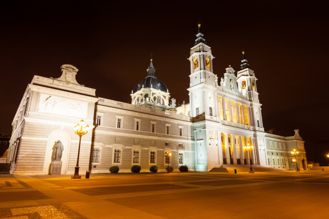 Catedrala Almudena din Madrid (Sursa: Freepik)