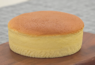 Tort de iaurt: Rețeta pentru un aluat pufos, ușor și delicios! / Foto: Captura Youtube