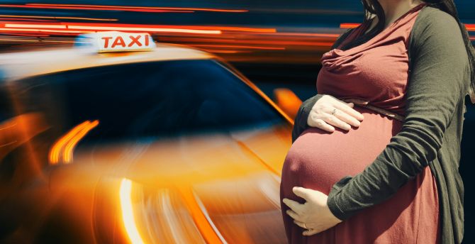Italia. O femeie a născut în fața spitalului, ajutată de un taximetrist și câteva asistente: „Cea mai frumoasă călătorie din viața mea” / Foto: Unsplash