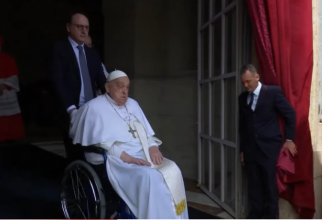 Papa Francisc, la balconul bazilicii Sfântul Petru